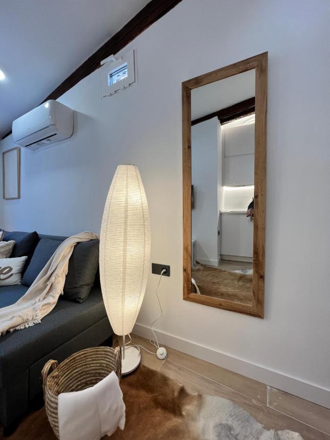 Appartement Encantador Tirso Molina Exterior Meson Temporal